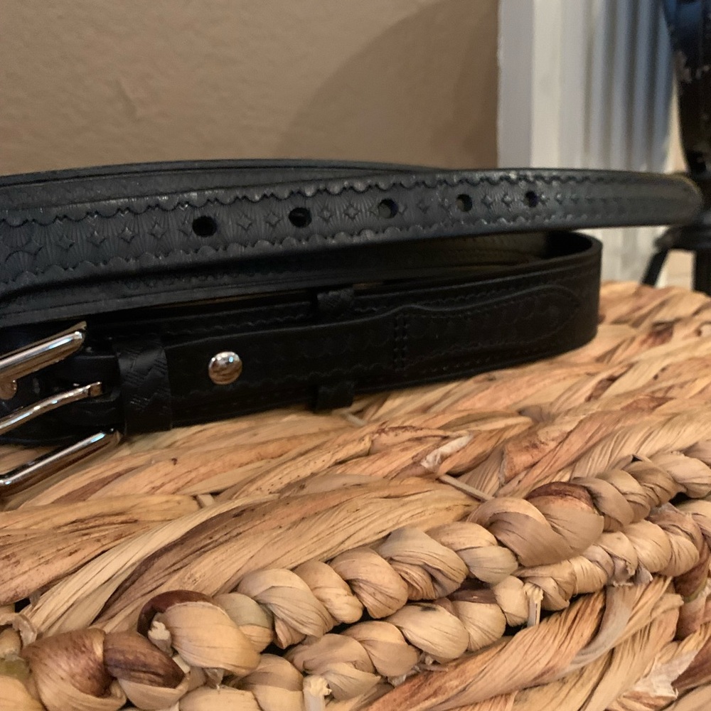 Cabala’s men’s black leather belt
